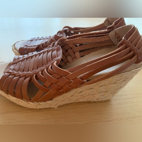 Michael Kors - Women’s Shoes - Picture 3 of 5